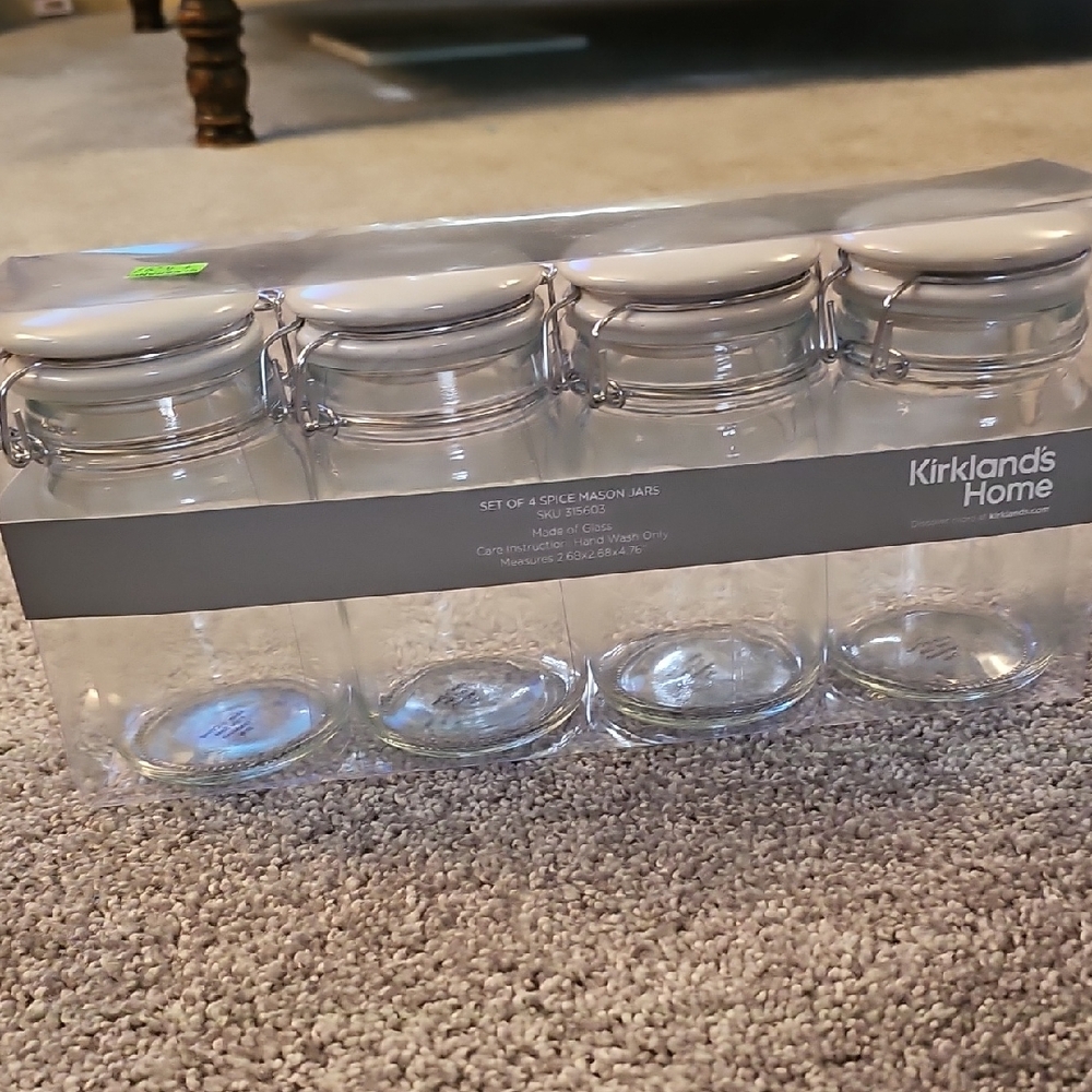 Q2🔹️Clear Glass Jars Set Of 4